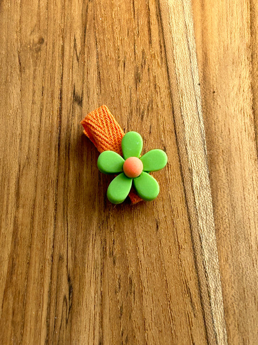 Flower clip small green/orange
