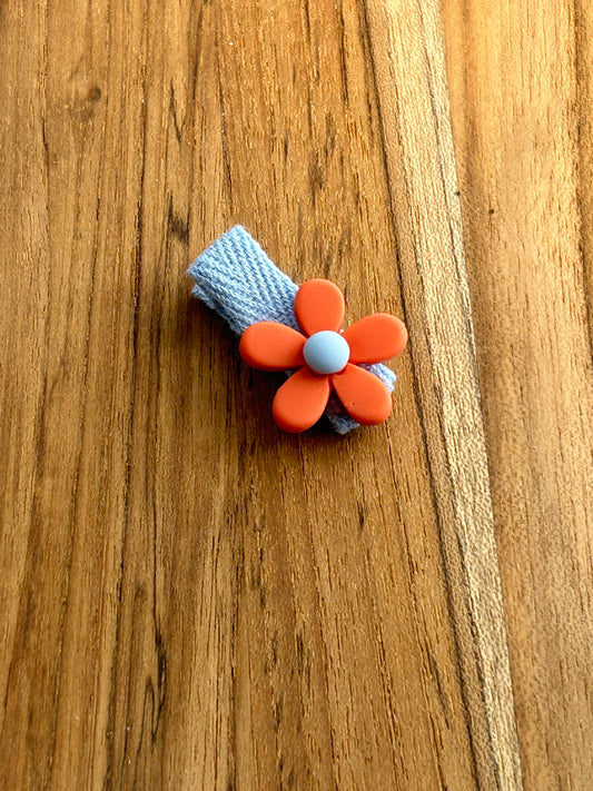 Flower clip small orange/blue
